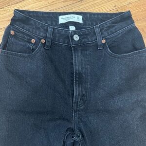 Abercrombie & Fitch Black Curve Love The 90s Relaxed Jean